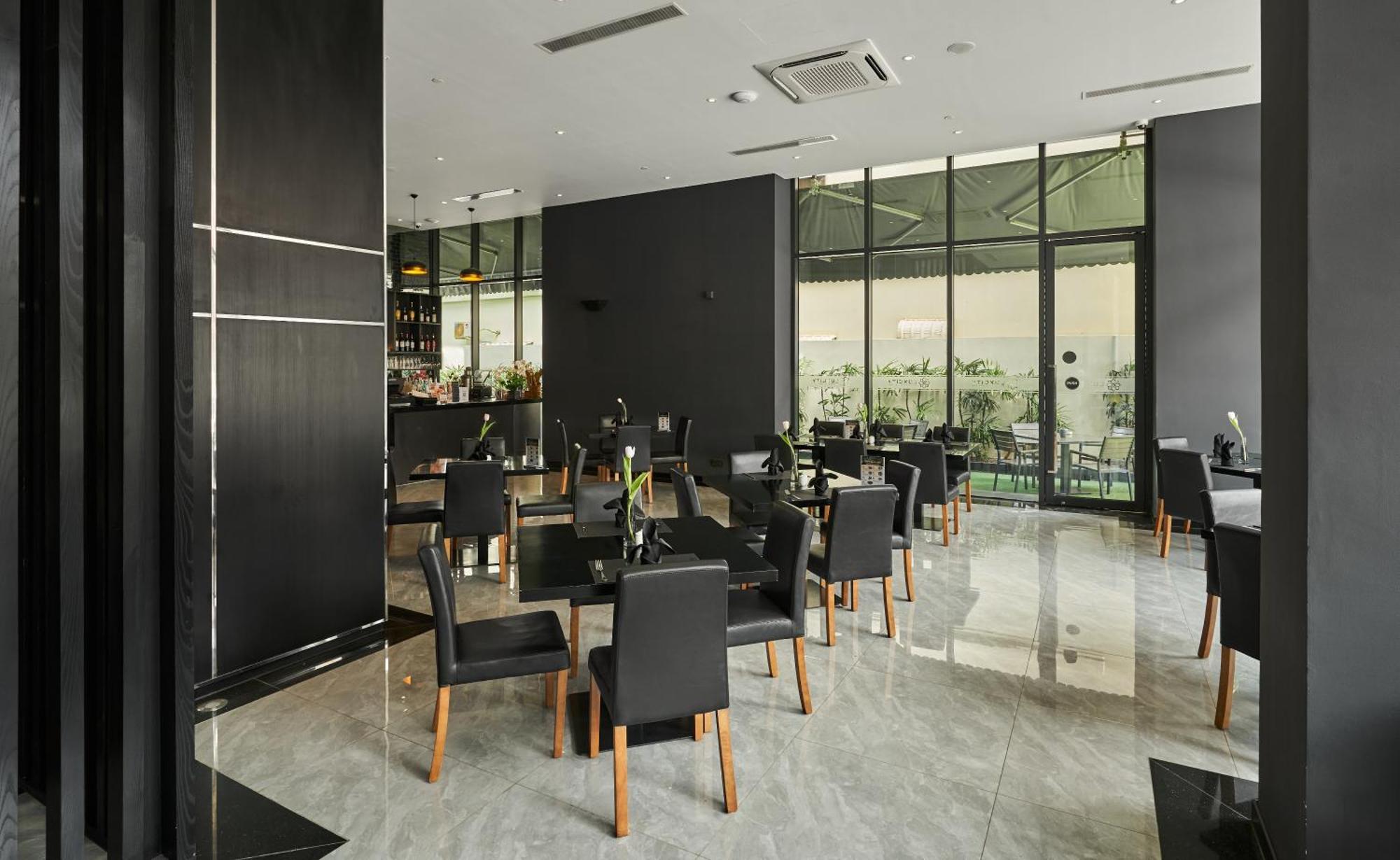 Luxcity Hotel & Apartment Phnom Penh Exterior foto